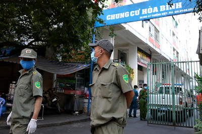TP Hồ Chí Minh: 63 trường hợp lấy mẫu xét nghiệm ở Chung cư Hòa Bình đều âm tính