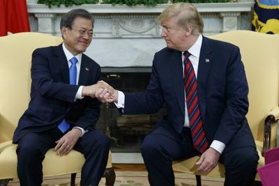 Ông Trump tính "đi từng bước" trong đàm phán với Triều Tiên