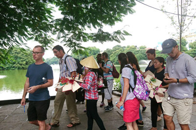 Tìm giải pháp cho du lịch mua sắm của Việt Nam - Kỳ 2: Nhiều cảnh đẹp, nhưng còn hình ảnh xấu xí ảnh hưởng đến du lịch Việt