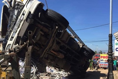 Xe tải gây tai nạn giao thông nghiêm trọng, ít nhất 5 người tử vong