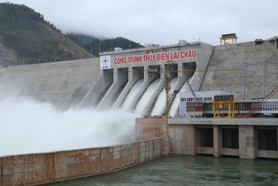 Gắn biển “Công trình chào mừng 60 năm ngành xây dựng” cho Thủy điện Lai Châu