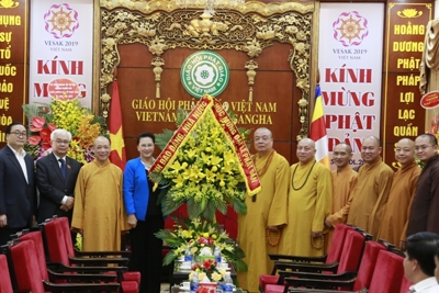 Chủ tịch Quốc hội chúc mừng Giáo hội Phật giáo Việt Nam nhân dịp Lễ Phật đản