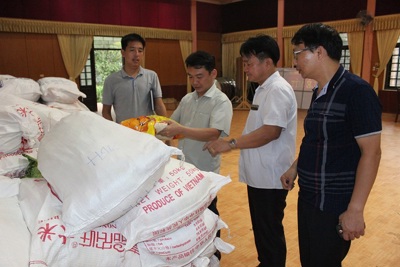 Chương Mỹ tiếp nhận 50 tấn gạo ủng hộ của TP Hà Nội