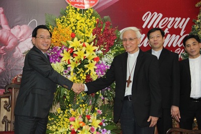 Chủ tịch Ủy ban MTTQ Việt Nam TP Hà Nội thăm, tặng quà Tòa Giám mục giáo phận Bắc Ninh
