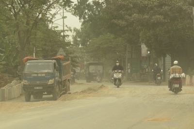 Thi công dự án cải tạo Tỉnh lộ 427, huyện Thanh Oai: Người dân khổ vì bụi