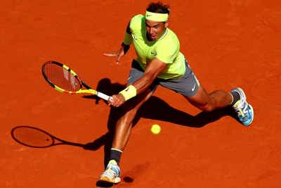 Nadal tiếp tục hành trình bảo vệ chức vô địch Roland Garros