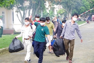 Hà Tĩnh: Gần 400 công dân trở về gia đình sau 21 ngày cách ly tập trung