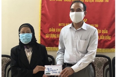 Cụ bà 83 tuổi ở Thanh Trì dùng tiền tiết kiệm ủng hộ phòng chống dịch Covid-19