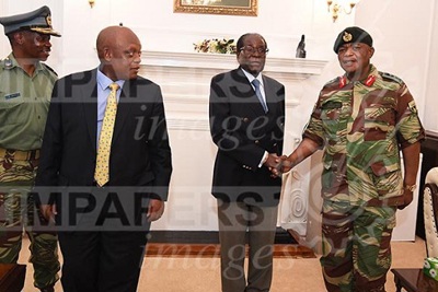 Tổng thống Zimbabwe lần đầu xuất hiện sau thông tin bị giam lỏng tại nhà