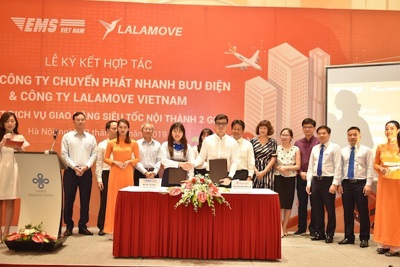 EMS Việt Nam triển khai giao hàng nội thành siêu tốc trong 2 giờ