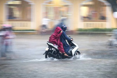 Miền Bắc rét đậm miền Trung mưa lớn, nhiều nơi tại Thừa Thiên Huế vẫn ngập sâu