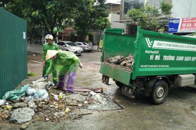 Hà Nội: Xử lý xe vận chuyển làm rơi vãi, rò rỉ nước rác
