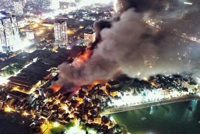Thủ tướng chỉ đạo xử lý hậu quả vụ cháy ở nhà máy Công ty Rạng Đông