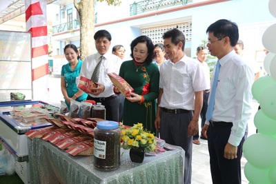 Phó Bí thư Thường trực Thành ủy Ngô Thị Thanh Hằng: Quốc Oai cần xây dựng nông thôn mới tiệm cận phát triển đô thị