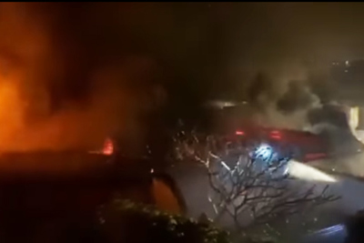 Hà Đông: Cháy lớn thiêu rụi 4 cửa hàng của 3 hộ gia đình trong đêm