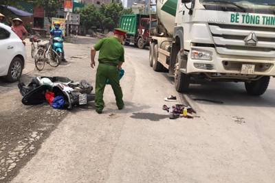Hà Nội: Nam sinh bị xe bồn đâm ở cầu vượt An Khánh