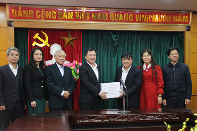 MTTQ TP Hà Nội hỗ trợ hộ nghèo, người cao tuổi quận Hà Đông phòng chống dịch Covid-19