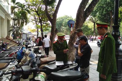 “Trảm” 16 bãi trông xe vi phạm dịp Tết ở quận Hoàn Kiếm