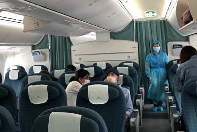 Chuyến bay chở 12 người Việt mắc kẹt vì Covid-19 ở Nhật Bản