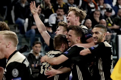 Ronaldo ghi bàn nhưng Juventus vẫn thất bại trước Ajax