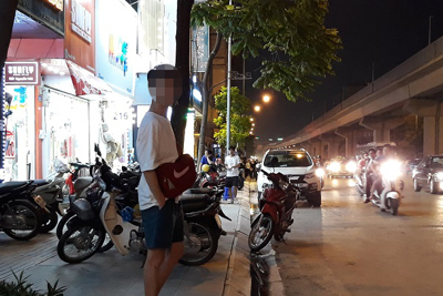 Quận Nam Từ Liêm phản hồi vụ xe máy “bành trướng” vỉa hè