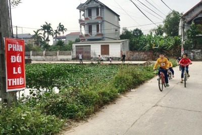 Huyện Mê Linh: Nhiều phụ huynh vẫn bắt con em phải nghỉ học