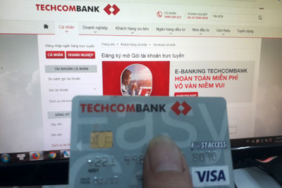 Mượn thông tin cá nhân để mở tài khoản, thẻ ngân hàng: Mánh cũ, nạn nhân mới