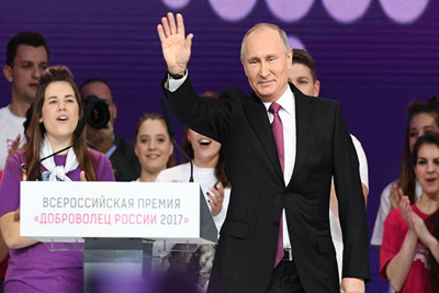 Tại sao Tổng thống Putin thông báo ứng cử nhiệm kỳ mới khi thăm Nhà máy GAZ?
