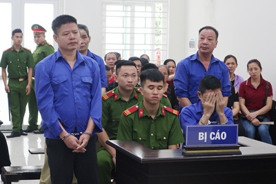 Hoãn phiên tòa xét xử Hưng “kính” và 4 đàn em vụ bảo kê chợ Long Biên