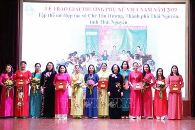 16 tập thể, cá nhân được trao Giải thưởng Phụ nữ Việt Nam 2019