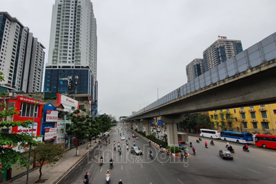 [Ảnh] Nhịp sống tại Hà Nội trong ngày đầu cách ly toàn xã hội