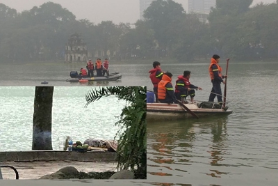 Hà Nội: Tìm thấy thi thể nam thanh niên nhảy xuống Hồ Gươm