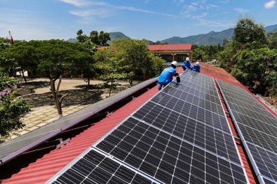 134 khách hàng được thanh toán gần 1 tỷ đồng bán điện mặt trời trên mái nhà