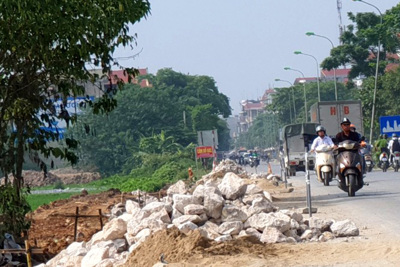 Tại huyện Thanh Oai: Thi công nâng cấp Quốc lộ 21B gây mất an toàn giao thông