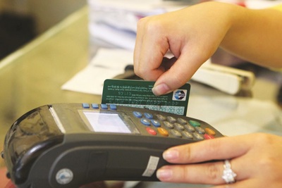 Tràn lan dịch vụ rút tiền từ thẻ tín dụng: Rủi ro khôn lường
