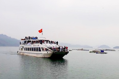 Khai trương tour du lịch khám phá "vịnh Hạ Long trên núi" bằng du thuyền 3 sao