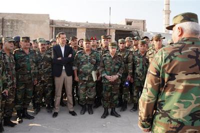 Tổng thống Syria Assad thăm chiến tuyến Idlib giữa lúc "nước sôi lửa bỏng"