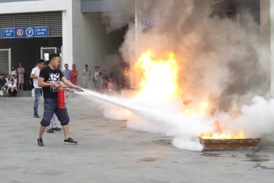 Huyện Thanh Trì tập huấn sử dụng mặt nạ phòng độc