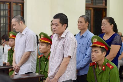 Hoãn phiên toà xét xử 5 bị cáo trong vụ gian lận thi cử ở Hà Giang