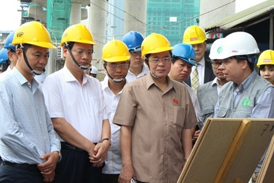 Đoàn giám sát của QH khảo sát 2 công trình trọng điểm tại Hà Nội