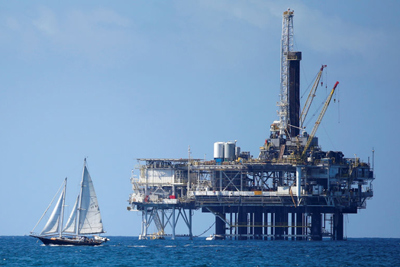 Giá dầu vượt ngưỡng 70 USD/thùng lần đầu tiên kể từ cuối năm 2014