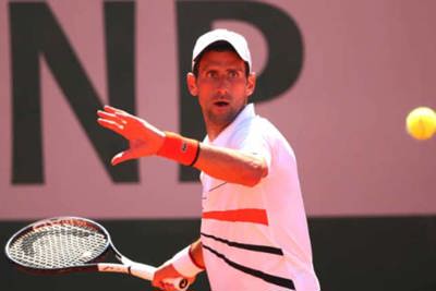Djokovic chật vật đoạt vé vào vòng 4 Roland Garros 2019