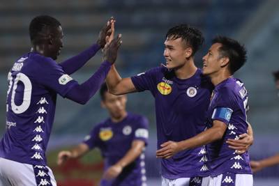 Để thua "muối mặt" Than Quảng Ninh, Hà Nội FC lấy Liverpool ra để biện hộ