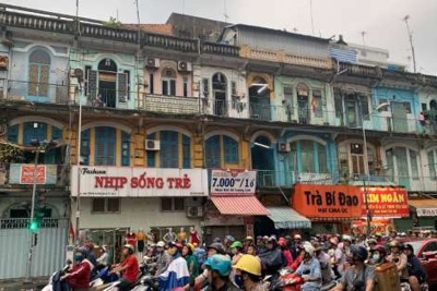 TP Hồ Chí Minh: Chung cư 440 Trần Hưng Đạo nứt toác sắp sập, di dời khẩn cấp người dân