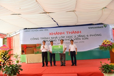 Vietcombank bàn giao công trình trường học tài trợ 3 tỷ đồng tại Yên Bái