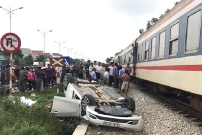 Tai nạn nghiêm trọng giữa tàu hỏa với ô tô, một người tử vong