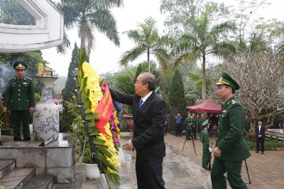 Phó Thủ tướng Thường trực thăm đồn biên phòng và bà con các dân tộc tỉnh Hà Giang