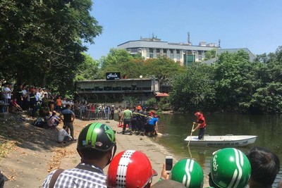 Hà Nội: Cháu nhảy hồ Thiền Quang, ông xuống cứu bị đuối nước tử vong