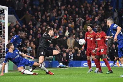 Thất bại 0-2 trước Chelsea, Liverpool hết cửa san bằng kỷ lục của MU