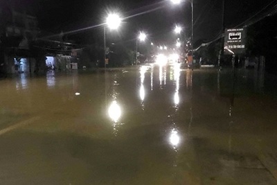 Hà Tĩnh: Mưa lớn khiến Quốc lộ 1A ngập sâu
